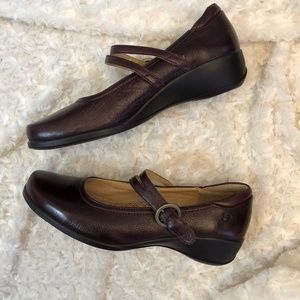 New Balance Aravon Slip On Mary Jane Shoe